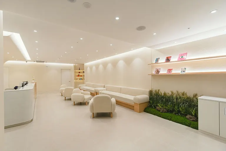 Lileap Women's Clinic候診區